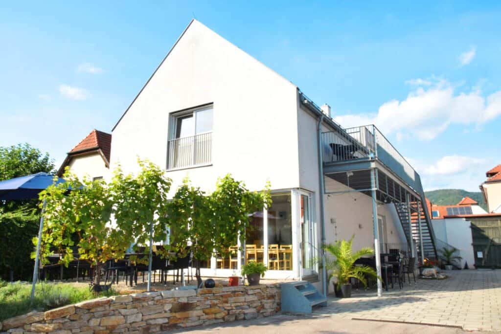 Unterkunft im Weingut Bäuerl mit komfortablen Schlafmöglichkeiten.